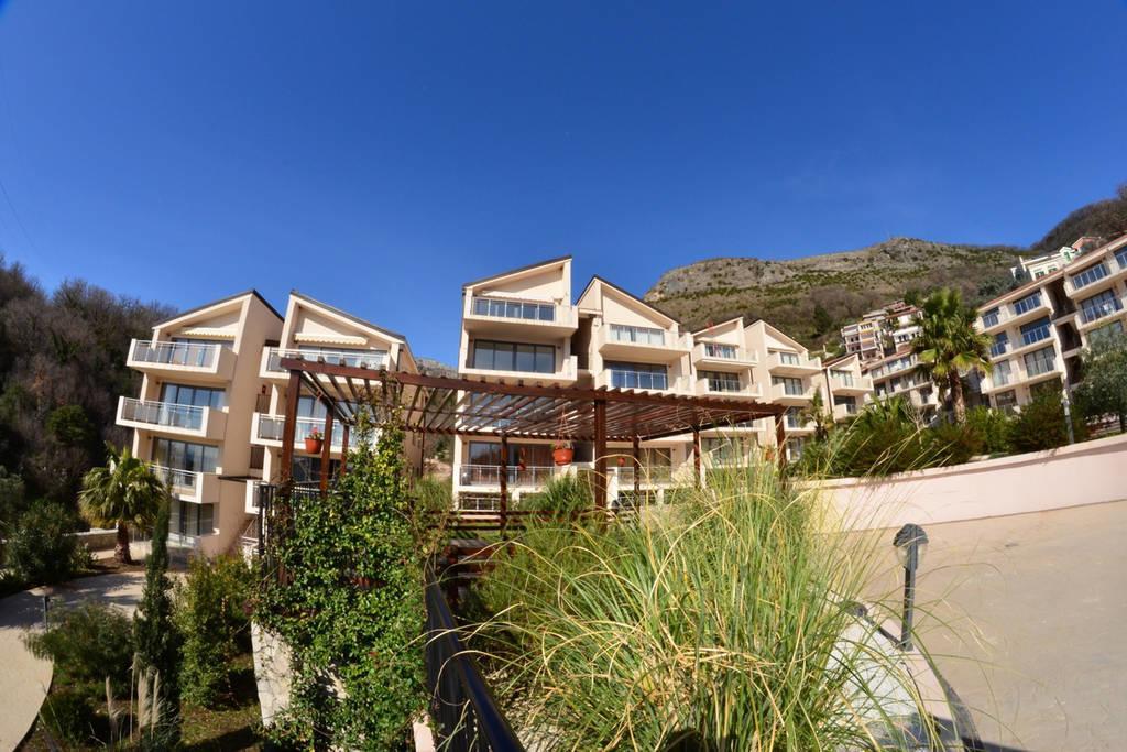 Montetrest Apartments Sveti Stefan Buitenkant foto