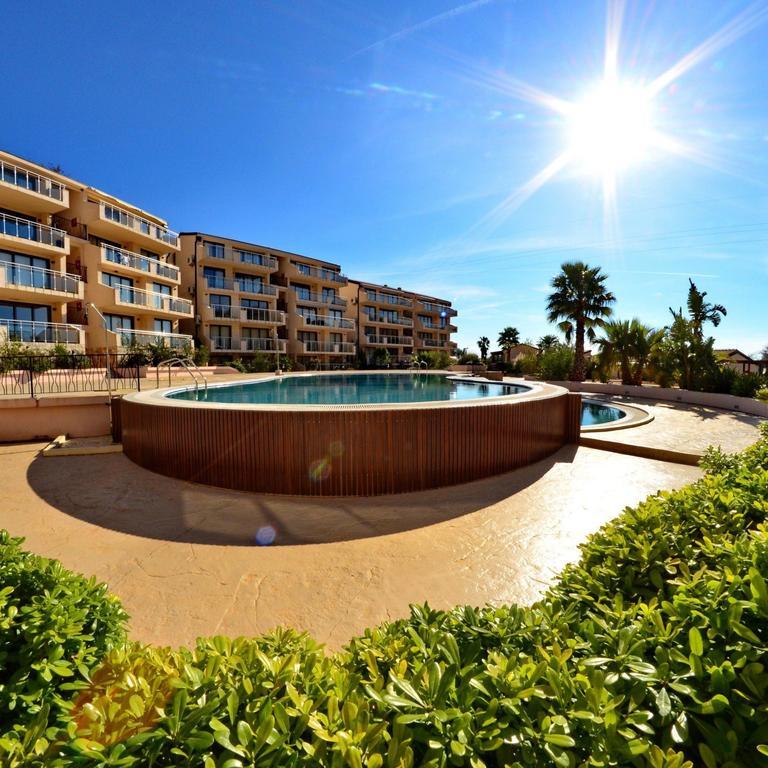 Montetrest Apartments Sveti Stefan Buitenkant foto