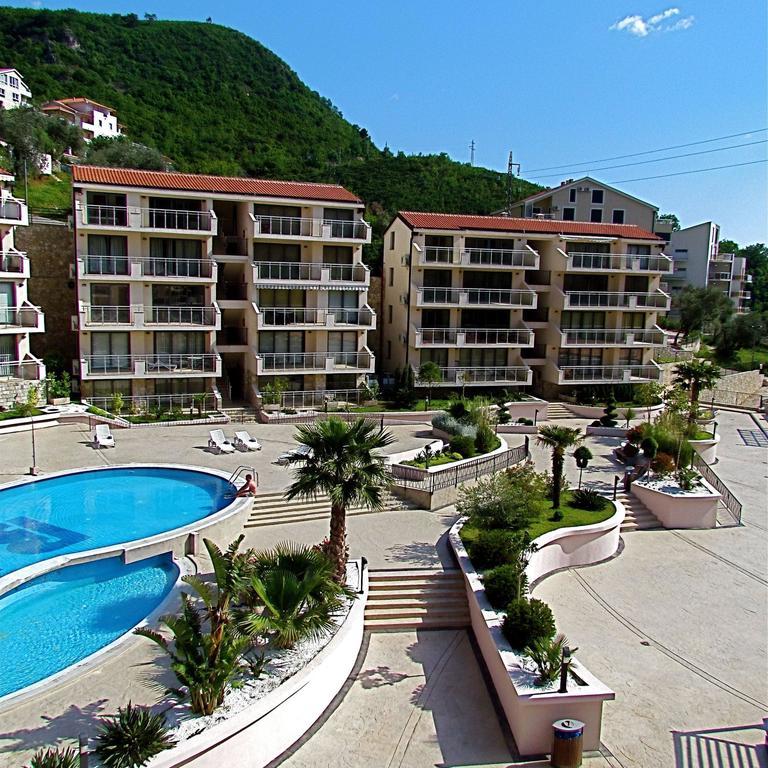 Montetrest Apartments Sveti Stefan Buitenkant foto