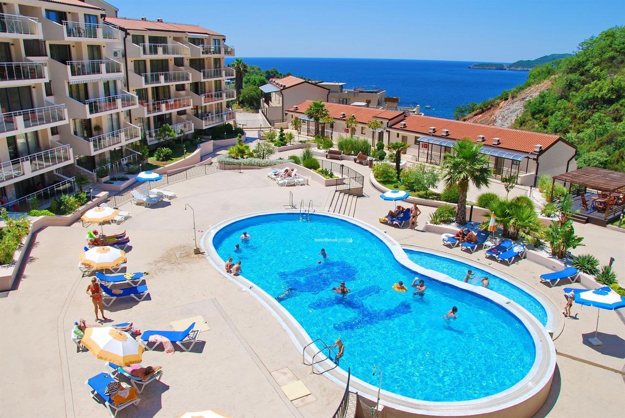 Montetrest Apartments Sveti Stefan Buitenkant foto